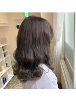 タヒエ(tahie)&nbsp;#デザインカラー　#ミディ　#グレージュ