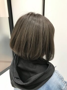 ブルーノ 東員店(BRUNO) 垢抜ける暗髪、秋らしいカラーのオリーブベージュ