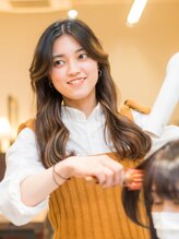 小柳璃奈《スタイリスト/韓国ヘア》