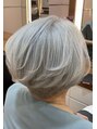 ファイブ ノーヴル カラット(5 Noble ct.)&nbsp;キレイなグレイヘアです。髪質によりこんなカンジも出来ますよ