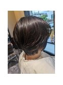 大人可愛い20代30代40代黒髪前下がりショートボブ丸みショート