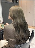 オリーブベージュ