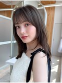 20代に人気!顔周りの後れ毛がかわいいシャギーレイヤーロング