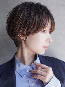 大人可愛い20代30代40代黒髪前下がりひし形小顔ボブ丸みショート