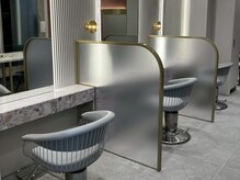 ヘアメイク アース 新宿御苑店(HAIR & MAKE EARTH)の雰囲気（ラグジュアリーな空間で至福のひと時を・・・）