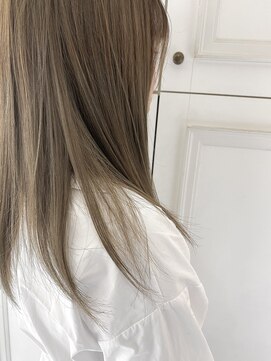 ネオリーブカフ 鶴ヶ峰店(Neolive caff) アッシュグレージュ ハイライト くすみカラー 透明感UP
