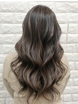 ファミリア(familiar)&nbsp;アッシュベージュロングスタイル