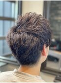 パーマ前髪長め束感大人無造作襟足刈上げ