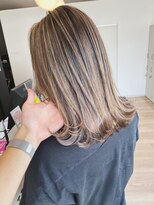 チェレ ロッソ 金剛店(Chere rosso)&nbsp;かきあげミディアム×ハイライト×Aラインボブ