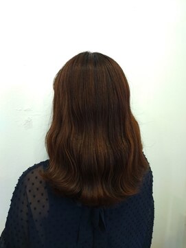 タエビスアリッサム(Taebis Alyssum) 韓国風巻き髪スタイル