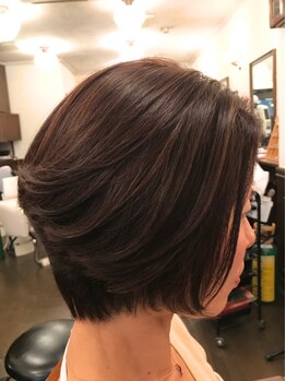 テテアテテ ヘアー(tete a tete HAIR)の写真/360度どこから見ても綺麗なシルエットで、魅力的なショートヘアに♪褒められスタイルが叶う☆