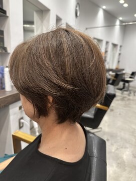 リアン バイ トルシュ ヘアワークス(Riant by TORChe hair works) ミディアムショート