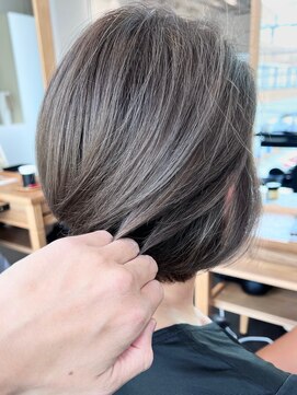 エムプラス 二子玉川(Mplus) 【50代60代】ハイライトのWカラーで脱白髪ぼかしC Mplusミズイデ