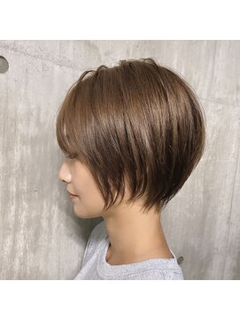 タム(tam) 綺麗め大人ショート