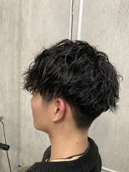 エムアンドコー(M&Co.)の写真/【大分駅徒歩3分】トレンドからエッジの効いた特殊パーマまで！多様なパーマで周りと差がつくメンズStyle☆