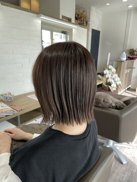 ルシール バイ アリア(Lucir by aria) 切りっぱなしボブ