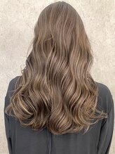 ハイライトの相性も◎イルミナカラーで綺麗なベージュハイライトに♪[調布/髪質改善トリートメント/前髪]