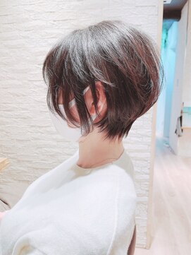 ミッシェル アフロート(michelle afloat) 10代20代30代40代50代60代Cカーブカットで360°キレイショート☆