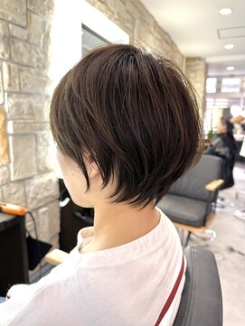 ビューエヒメ(VIEW EHIME) 大人ラフウェーブ外ハネボブダークブラウンスウィングショート