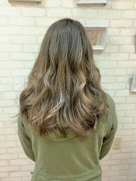 ラジル 豊中(RAJILL by crea) ブリーチナチュラルグラデーション