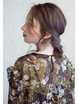 ラレイ(Lalei)&nbsp;表参道駅/青山　編みおろしヘアアレンジ　辻幸奈