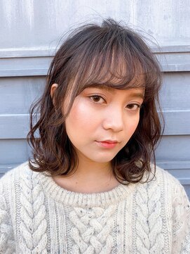 バズ(BUZZ) 肩上ミディアムボブパーマ