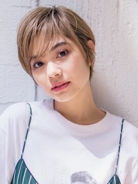 ピズム(PISM) 耳かけカジュアルイメチェンショート/フォギーベージュ