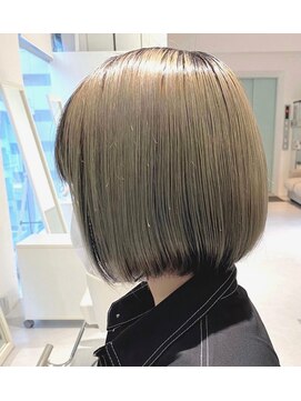 ターン ヘアー(TAAN HAIR) ホワイトベージュ × インナーブラック