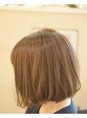 キャラメルベージュ