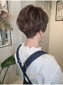 美シルエットのマッシュショート