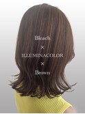 透明感◎イルミナカラー　透明感ブラウン×外ハネミディアム