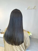 チェシャ(chesha)&nbsp;艶髪ストレート【髪質改善トリートメント】オリーブベージュ