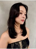 〇レイヤーカットウェットヘアオリーブベージュセンターパート