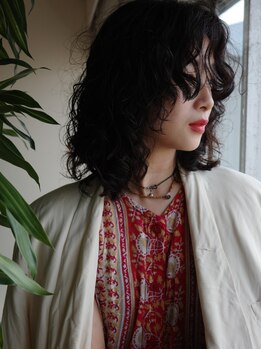 オフ(OFF)の写真/大好評のニュアンスパーマで絶妙なこなれ感を醸し出す♪カット+コスメパーマ¥12320～前髪パーマもご用意◎