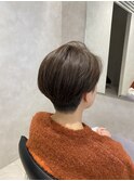 刈り上げショート×カーキアッシュ