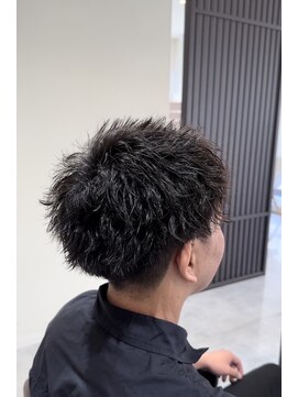 エル ブランシェ(Ailes Branches) 刈り上げショートにツイストスパイラルパーマ