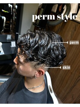 タフ バーバーショップ 大濠店(TOUGH BARBER SHOP) センターパート！パーマスタイル！