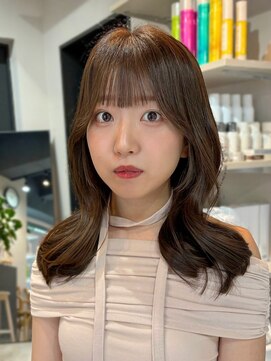 ディーエックス ウエスト(Dxxxx WEST) オリーブベージュ ［韓国/顔周りカット/レイヤーカット］