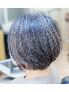 151e ヘアーデザイナーアンドヘアードクター(151e Hair designer&Hair doctor) ナチュラルハイライトで作る大人のボブ