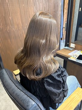 ピンズ(Pins) ミルクティーベージュ