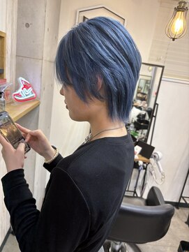 デスト 大宮(DEST) ブルージュ/青髪/ブルーシルバー/レイヤーウルフ［大宮駅］