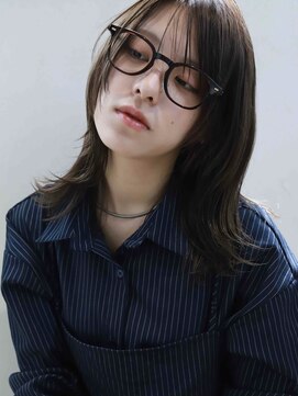 髪質改善で艶を整える大人のくびれニュアンスレイヤーミディアム