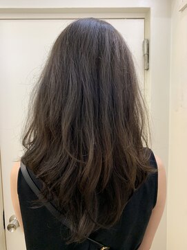 パティオン(PATIONN) ロングスタイル☆暗めのグレージュで透明感とツヤ感を出しました