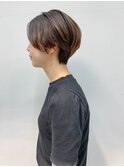 short(ショートヘア、ハンサムショート、前下がり)