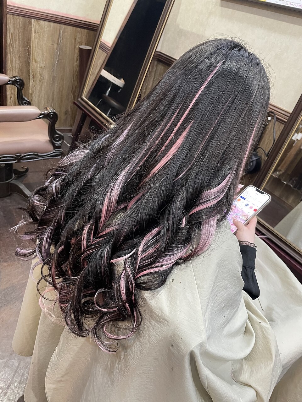 左：薄パープル×右：薄ピンクの全体メッシュエクステ