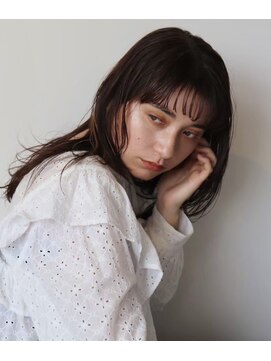 フルアヘッド(FULL A HEAD) 顔まわりのレイヤーカット