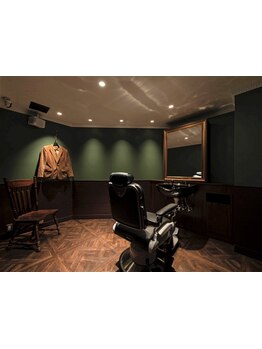 【完全個室メニューあり】上質バーバーで周りを気にせず格別なリラックスタイムを。<理容室><多摩センター>