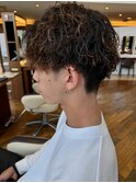 無造作感と動きをプラスしたメンズパーマ
