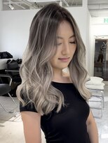 ヨロ 上野(YOLO)&nbsp;ハイライトカラーミルクティーベージュレイヤーカット