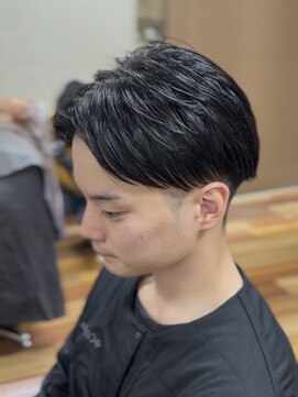 曲がる縮毛矯正で作る自然な質感のメンズセンターパート☆